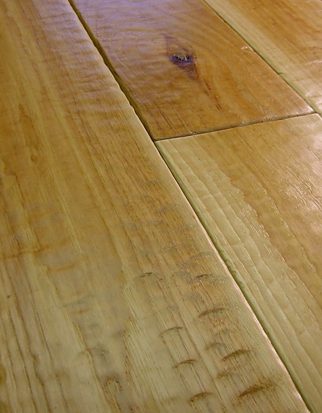 Hickory Prefinished Hand Scraped Hardwood Flooring Photo